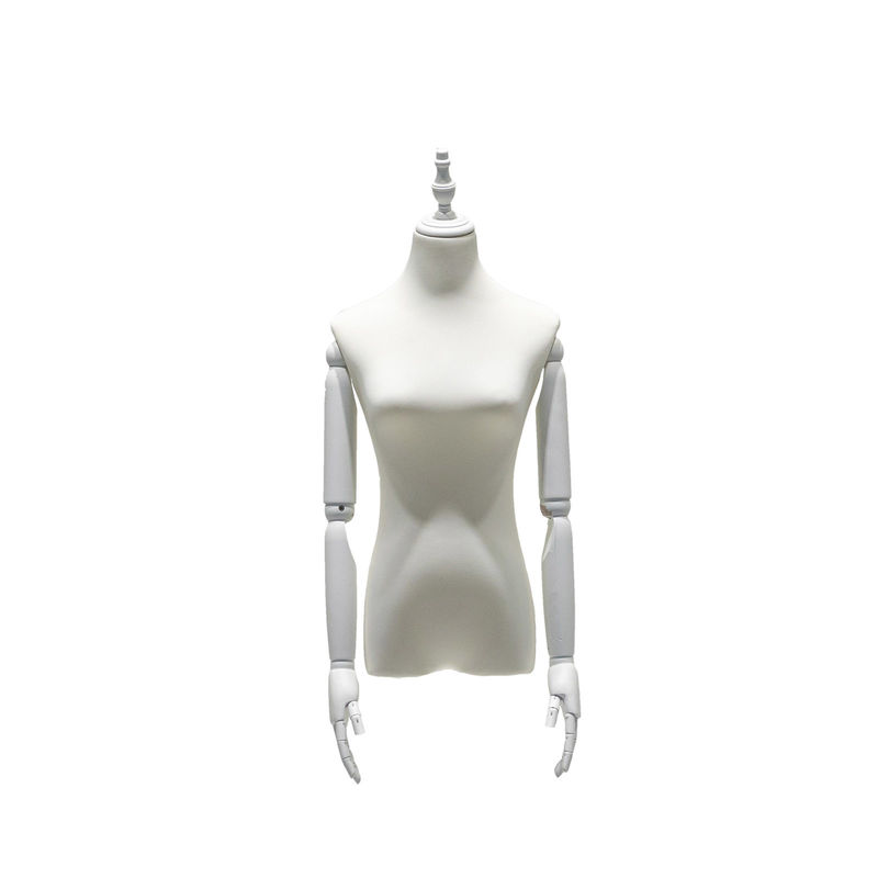 Maniquí femenino de algodón de cuerpo medio con brazos y una cubierta especial de la cabeza expuesta en el mostrador